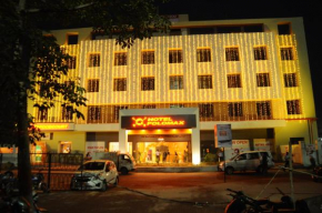 Отель Hotel Polo Max Allahabad  Аллахабад